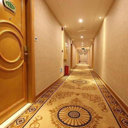 Vienna Classic Hotel Shenzhen Bantian Wuhe Avenue エクステリア 写真