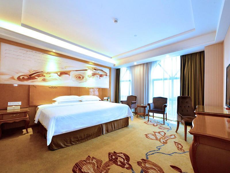 Vienna Classic Hotel Shenzhen Bantian Wuhe Avenue エクステリア 写真