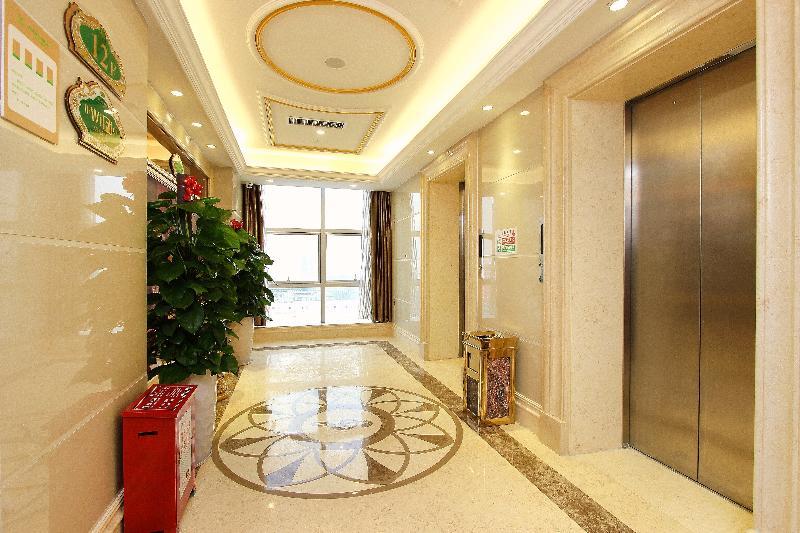Vienna Classic Hotel Shenzhen Bantian Wuhe Avenue エクステリア 写真